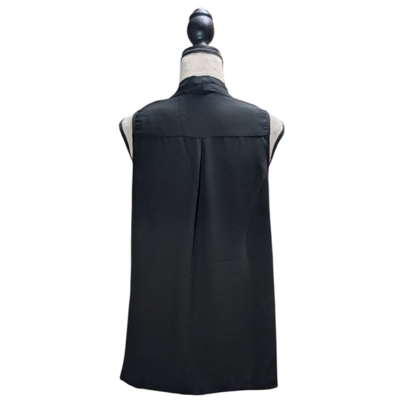 Banana Republic Charcoal Sleeveless Blouse - Picture 3 of 4